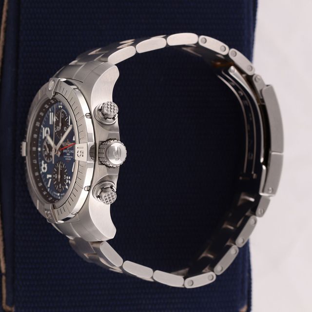 Breitling Avenger Chronograph 45 A24315 Image 3